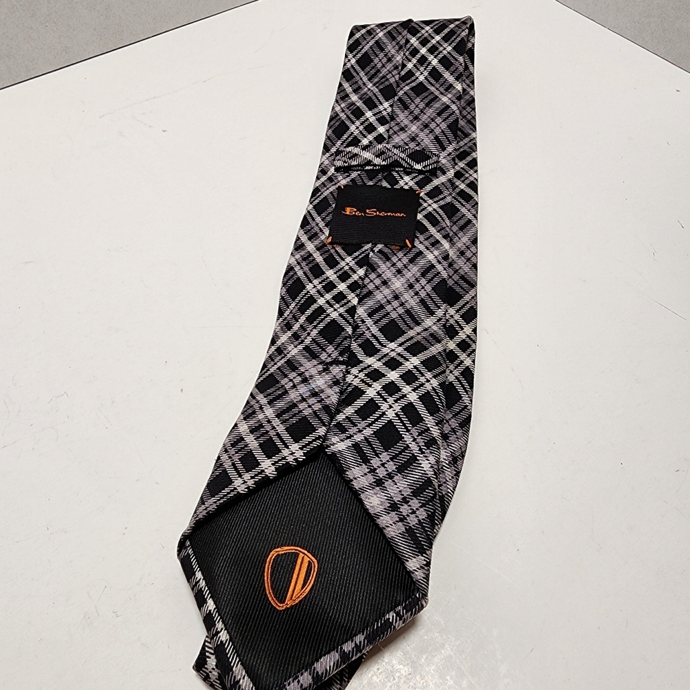 Ben Sherman Neck Tie 100 % Silk Black Gray Silver Plaid